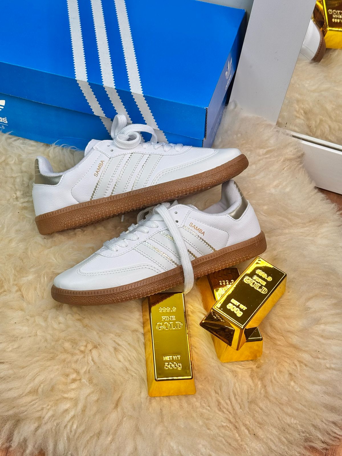 Tênis Adidas Samba OG Branco e Ouro