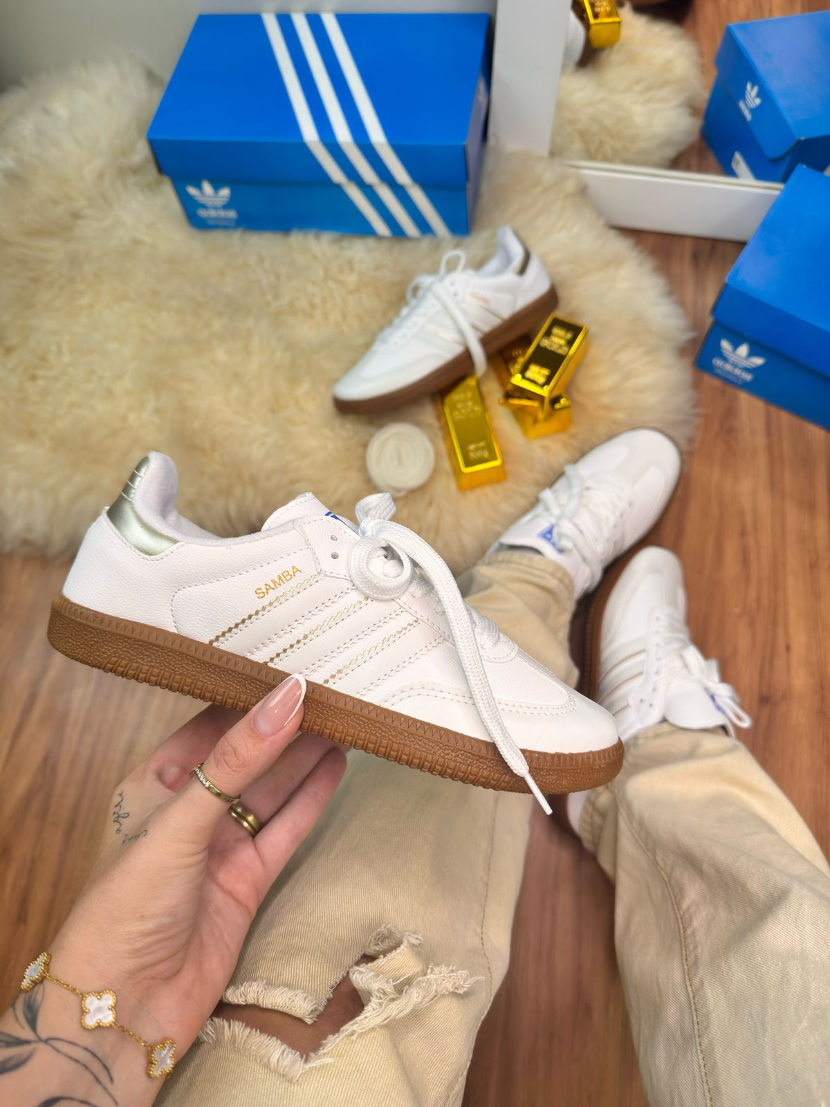 Tênis Adidas Samba OG Branco e Ouro