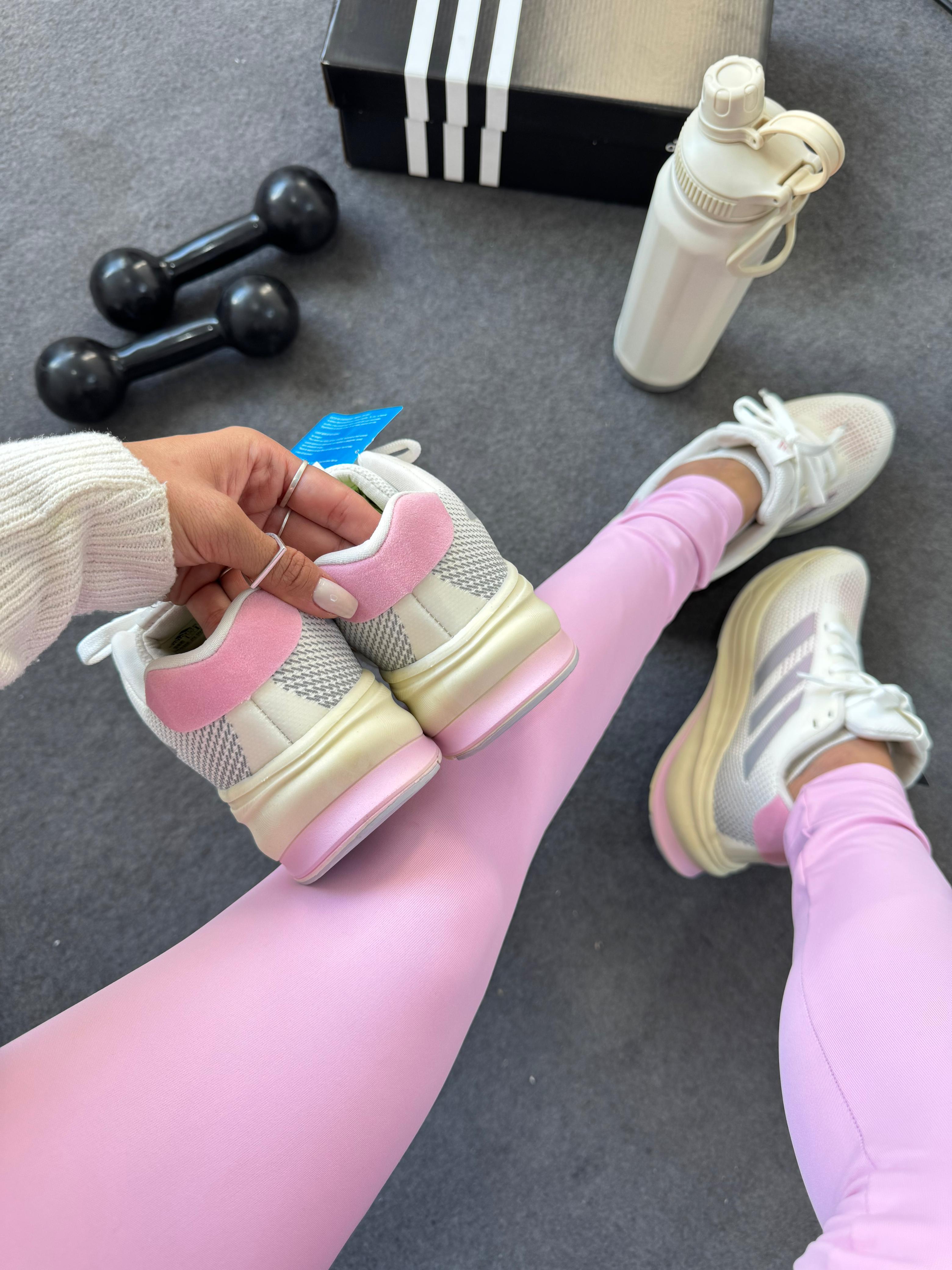 Tênis Adidas Supernova