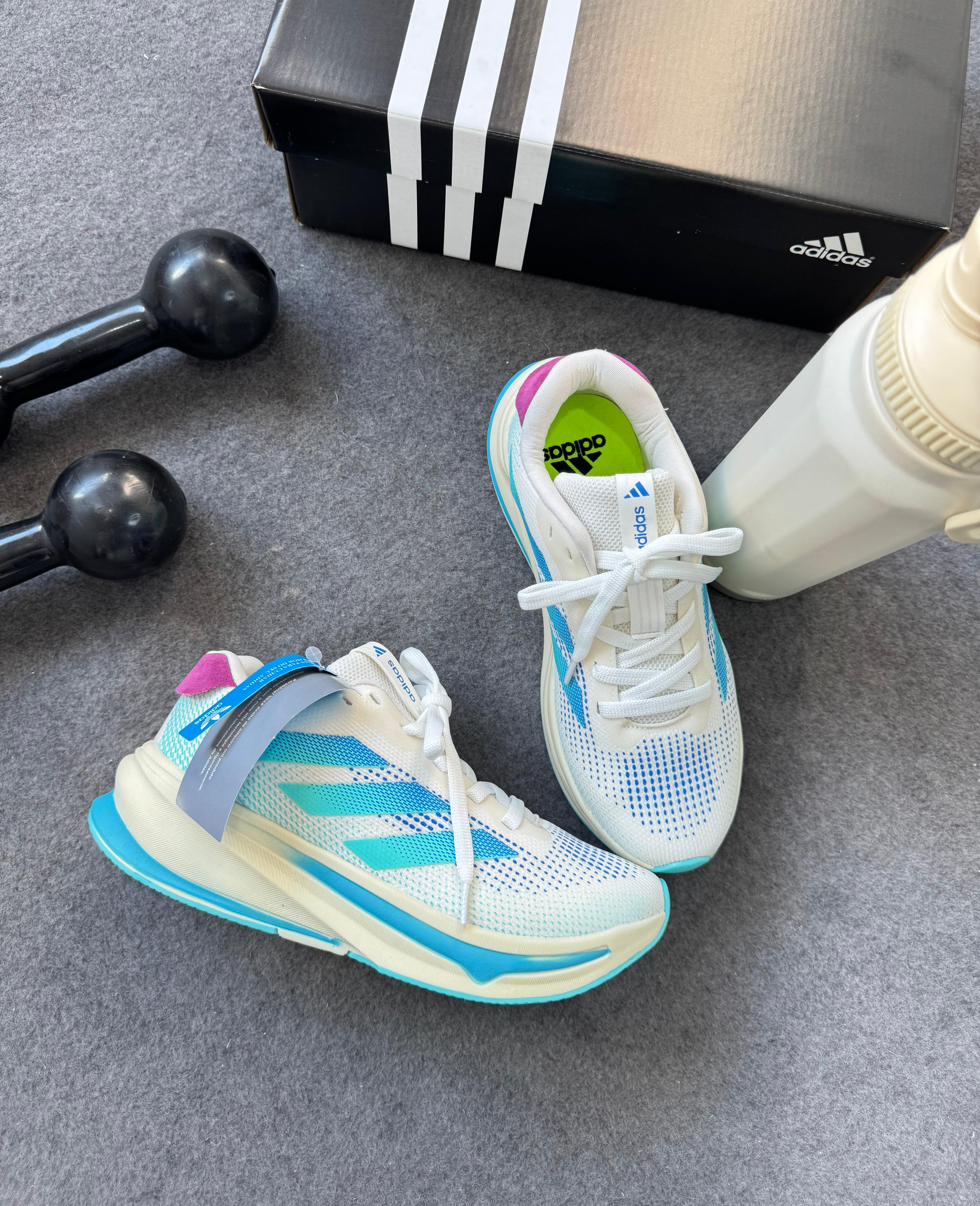 Tênis Adidas Supernova