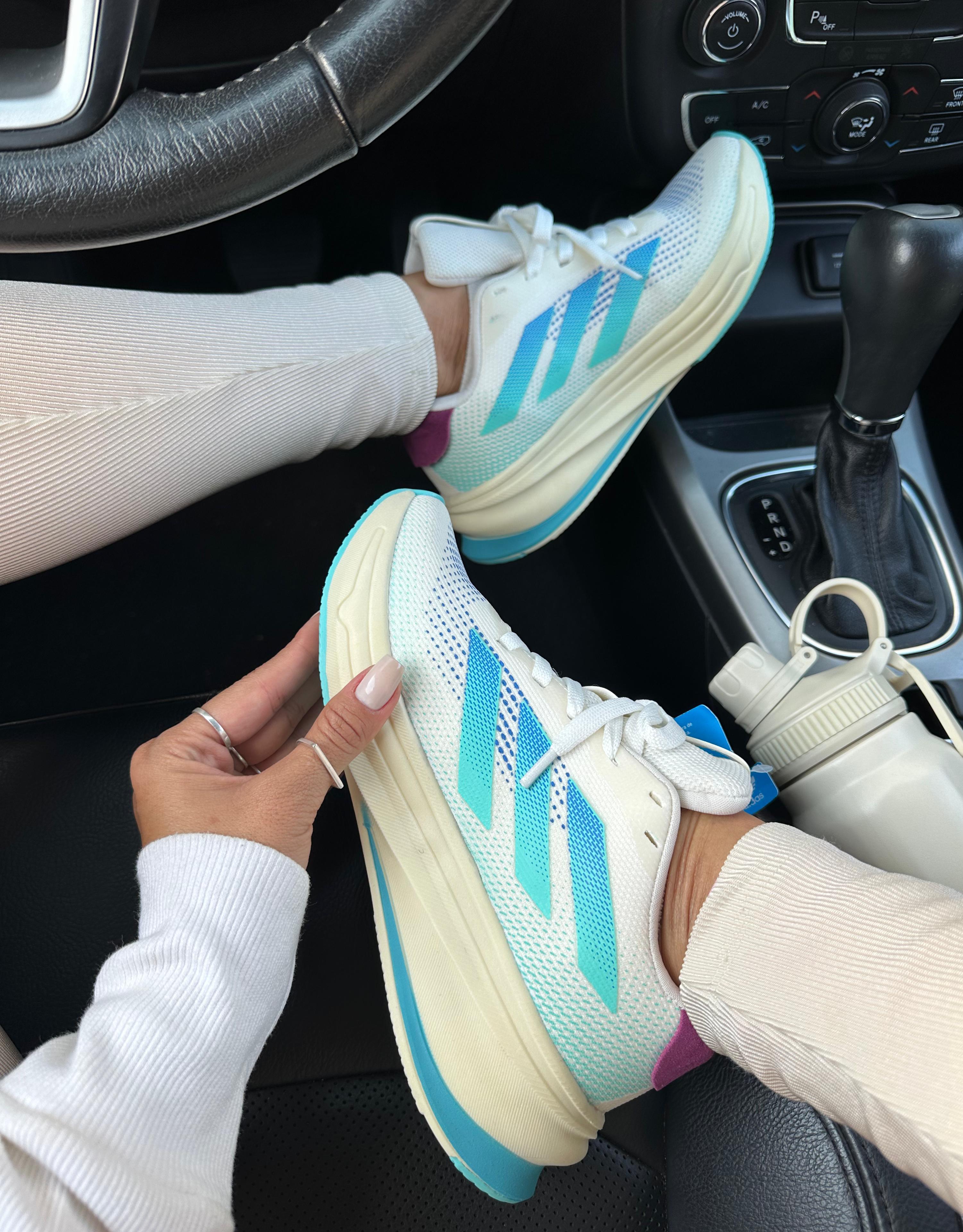 Tênis Adidas Supernova