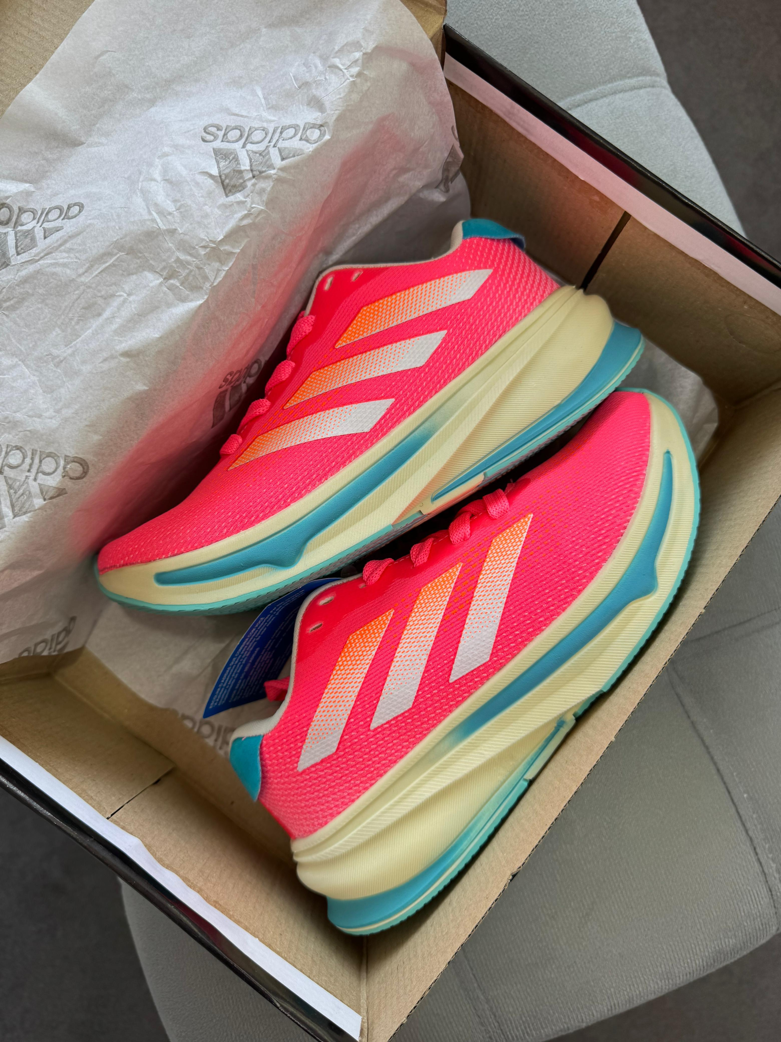 Tênis Adidas Supernova